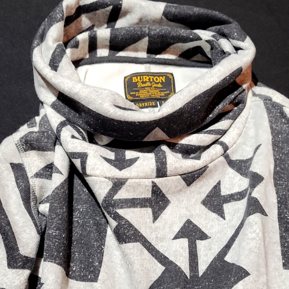 Burton | Ellmore Cowl Neck Pullover Sweatshirt in Southwest Design SZ L
